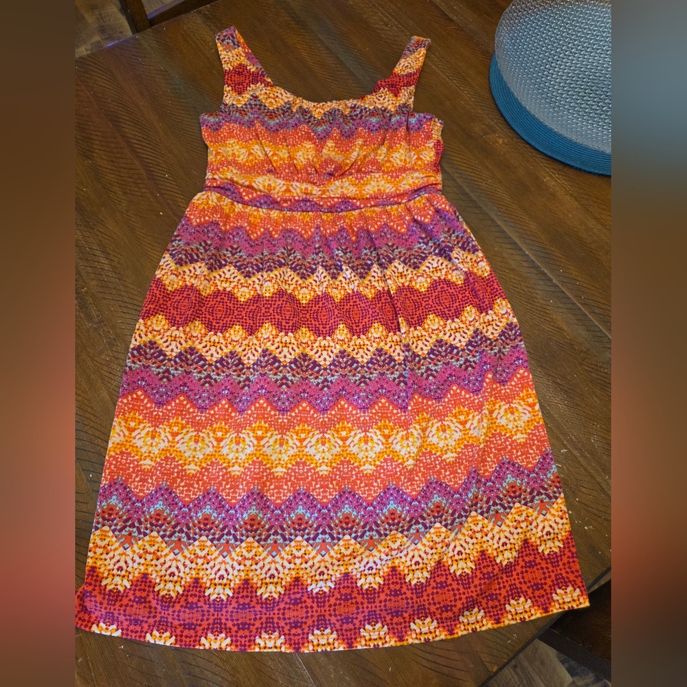 🎉5/$10 Colorful Zigzag Pattern Dress Medium